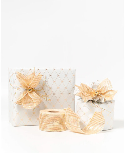 Papel de Regalo Rombos y Lazos Dorados