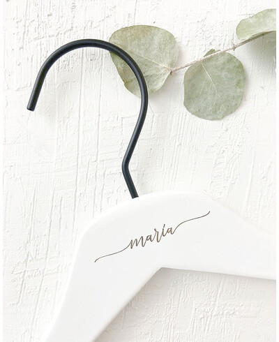 Percha Personalizada Blanca con Nombre Grabado